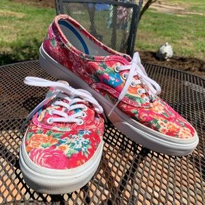 Floral Vans🌺